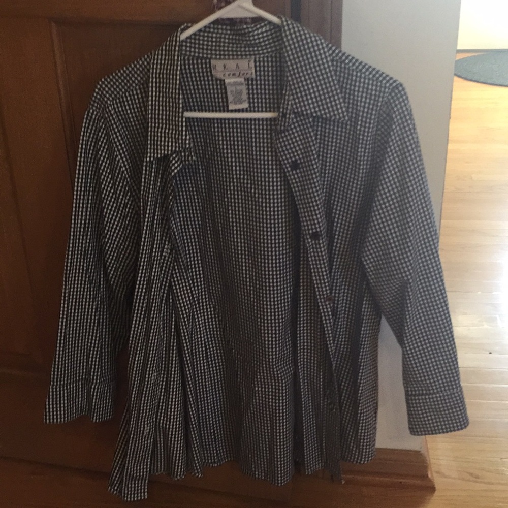 Cute black and white checkered blouse - Picture 1 of 2